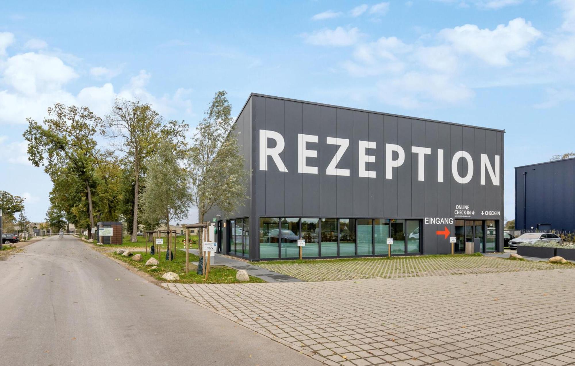 Awesome Home In Lembruch-Duemmer See With Kitchen Buitenkant foto